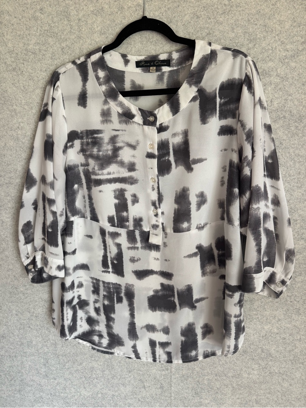 Rose & Olive Gray and White Brushstroke Henley Blouse